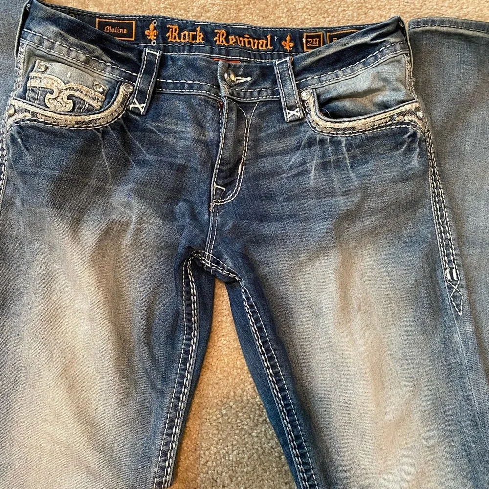 Women’s Rock Revival Jeans - Picture 6 of 10